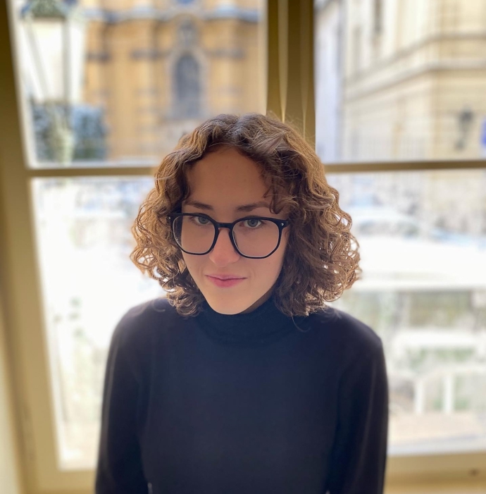 FOTO: Julie Smejkalová je mladá poslankyně. – stránka 6