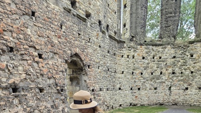 FOTO: Zpěvačka je malá vzrůstem, ale příroda ji obdařila jinak.