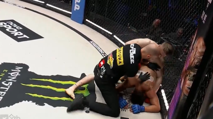 FOTO: Rozhodčí hru musel ukončit. – stránka 2