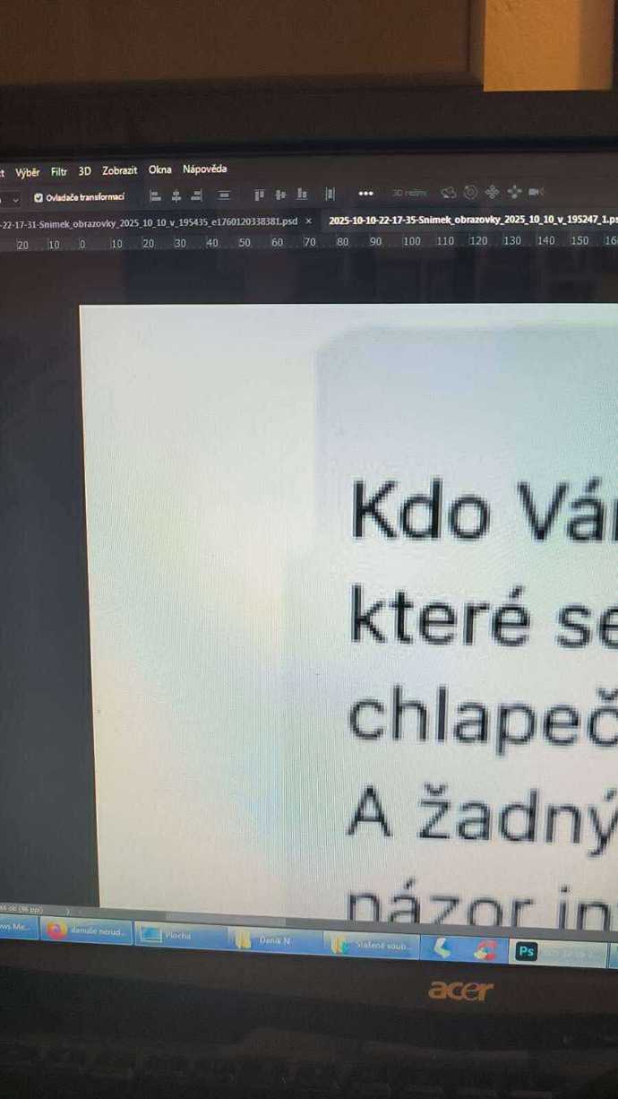 FOTO: Údajné příspěvky, které měl Turek zveřejnit, vypadají poněkud upraveně. – stránka 11
