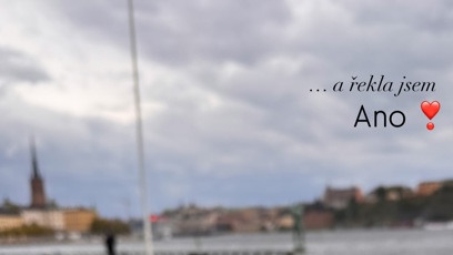 FOTO: Nicole se zasnoubila.