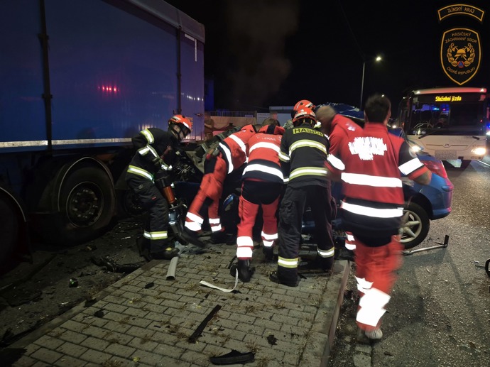 FOTO: U obce Hovězí na Vsetínsku došlo k tragické nehodě. – stránka 4