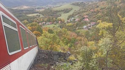 FOTO: Tragická srážka vlaků na Slovensku.