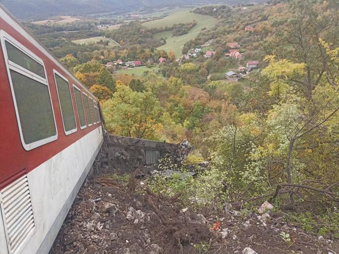 FOTO: Tragická srážka vlaků na Slovensku. – stránka 1