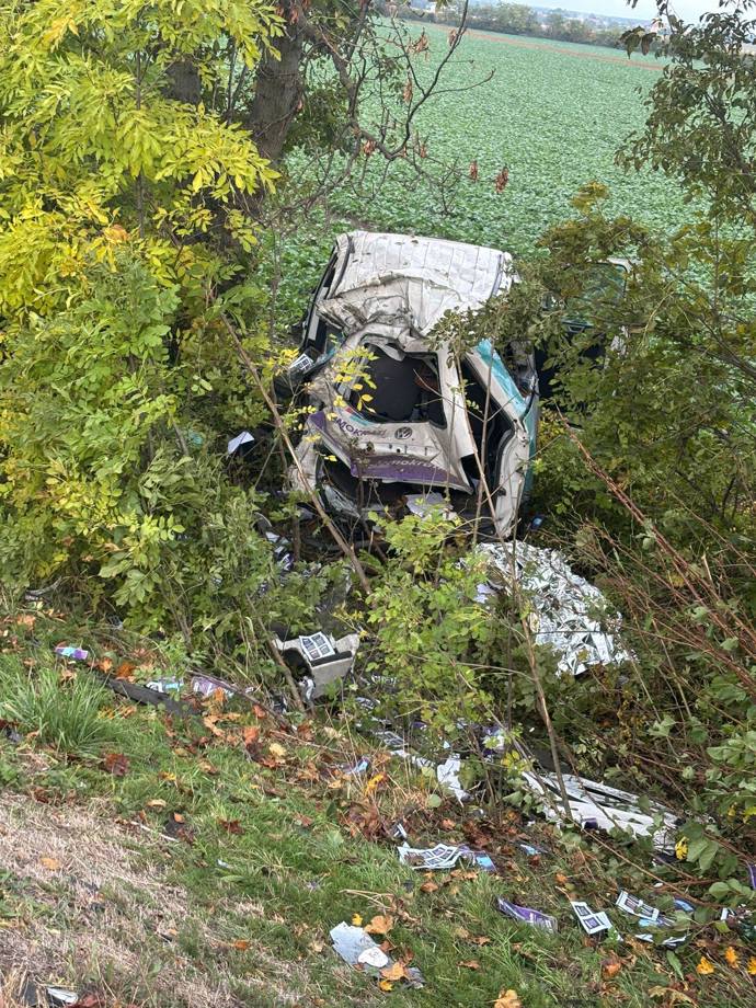 FOTO: Takto skončila dodávka Michala Pavlíka. – stránka 6