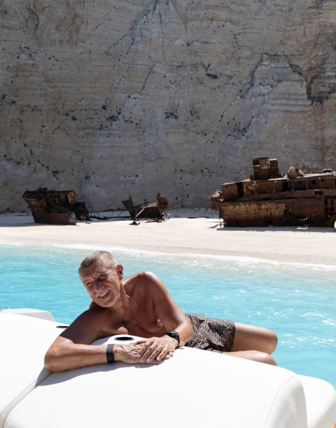 FOTO: Andrej Babiš odjel na dovolenou s rodinou. – stránka 39