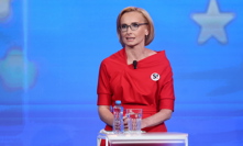 Kateřina Konečná přišla v červené.