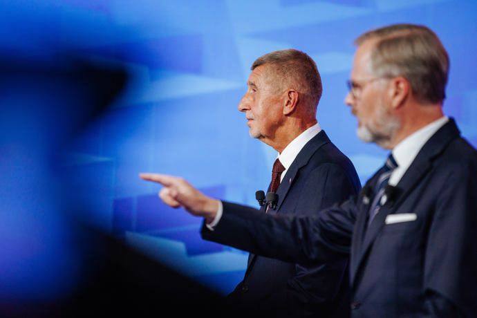 FOTO: Debata Andreje Babiše a Petra Fialy. – stránka 146