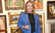 Dagmar Havlová vytáhla modrý kostýmek. 