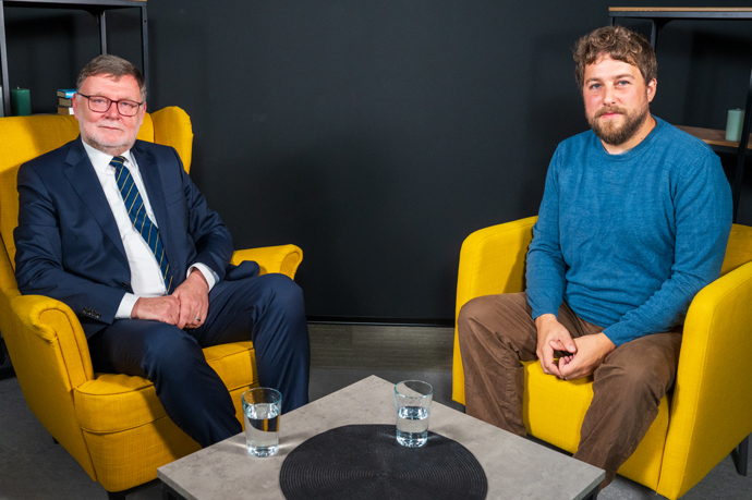 FOTO: extra host Zbyněk Stanjura 01 – stránka 7