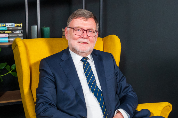 FOTO: extra host Zbyněk Stanjura 02 – stránka 6