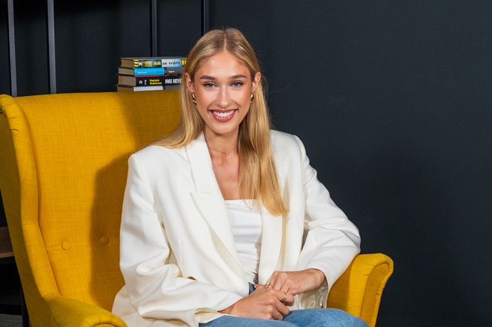 FOTO: extra host Adéla Šedová 02 – stránka 1