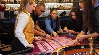 FOTO: Účastníci Zrádců v kasinu Vestec.