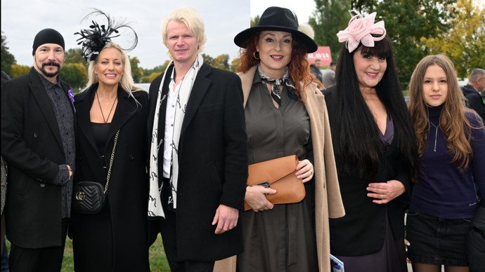 FOTO: Celebrity na Velké pardubické 2025. – stránka 1