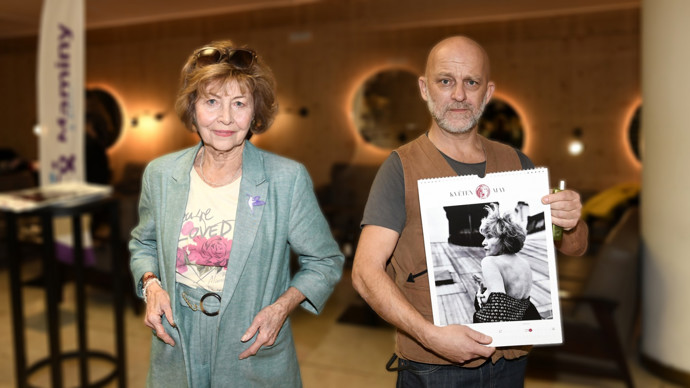 FOTO: Hynek Čermák nafotil herečku Janu Jiskrovou. – stránka 14