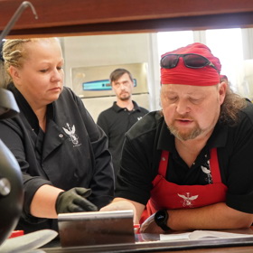 Majitel Michal zároveň vaří. 