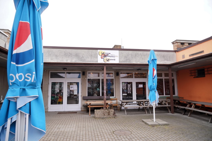 FOTO: Hospodu U třech kytar pomohli dát do kupy obyvatelé obce. – stránka 15