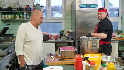 FOTO: Zdeněk Pohlreich se nestačil divit, co je v kuchyni bordelu.