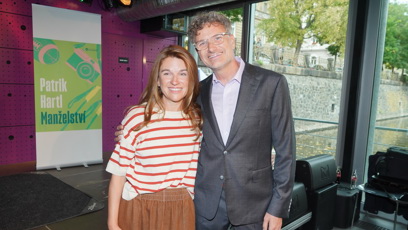 FOTO: Patrik Hartl s manželkou.