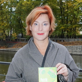 Herečka Lenka Krobotová slaví 49. narozeniny.