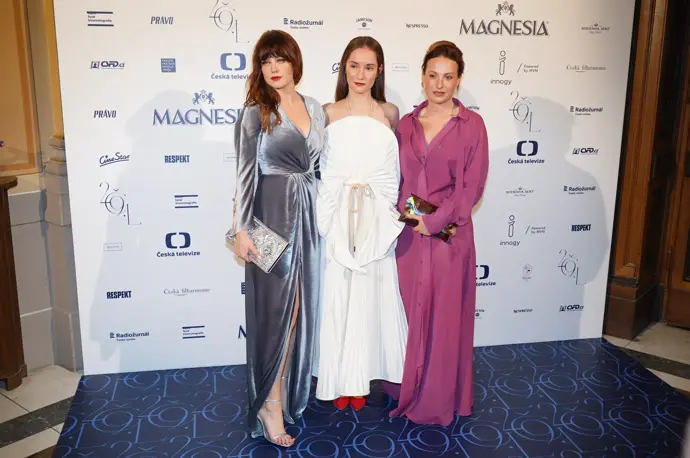 FOTO: Jenovéfa Boková, Eliška Křenková a Anna Fialová na Českých lvech. – stránka 1