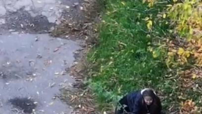 FOTO: Další žena skončila se zlomenýma nohama.