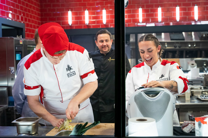 FOTO: Samantha v Hell´s Kitchen řádí jak černá ruka. – stránka 2