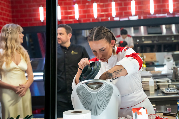 FOTO: Samantha se účastnila Survivora a nyní se snaží prosadit v kuchyni. – stránka 2