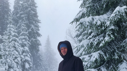 FOTO: Zpěvák Pavel Calta o víkendu bojoval se sněhem.