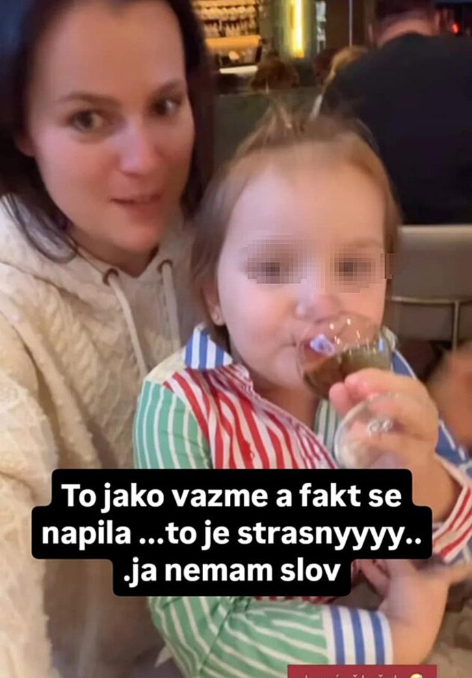 FOTO: Ornella dala malé Lily údajně ochutnat koňak. Monika Binias na to tvrdě reagovala – stránka 10