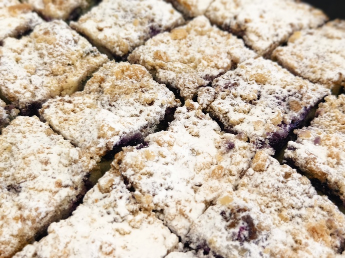 FOTO: Borůvková bublanina ve štábu hnutí ANO. – stránka 110