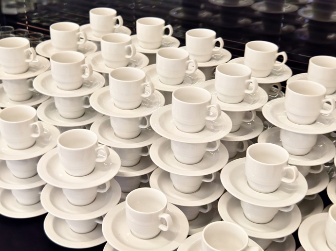 FOTO: Raut ve štábu hnutí ANO-. – stránka 108