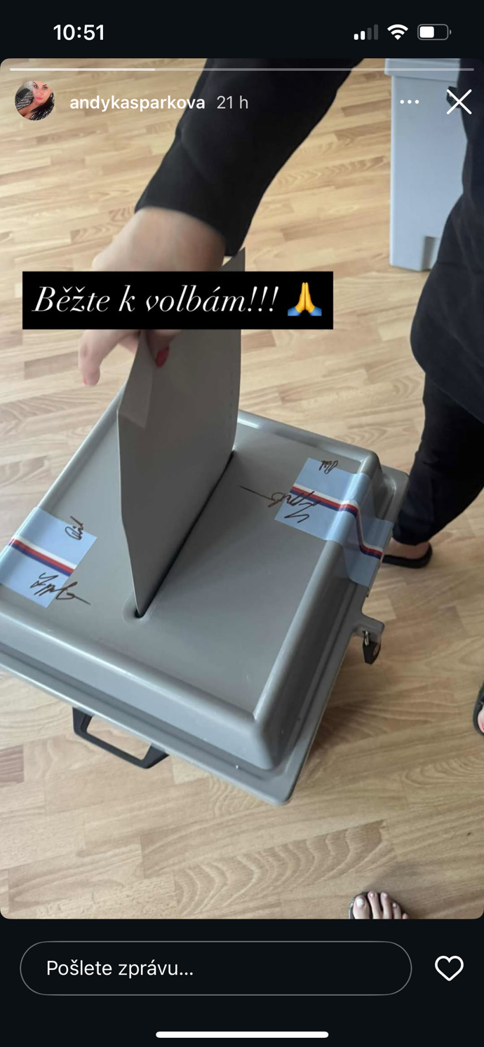 FOTO: Andrea Kašpárková u voleb