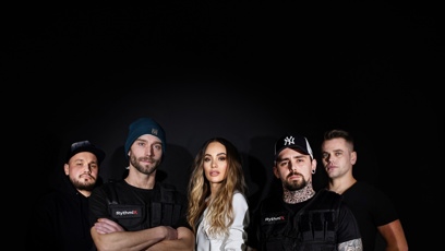 FOTO: Karolína se ke kapele přidala na přelomu roku.