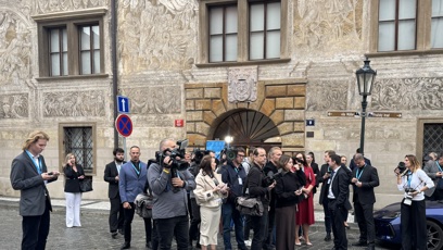 FOTO: Na příjezd Filipa Turka čekaly desítky novinářů.