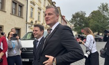 Na Filipa Turka už čekal ve štábu předseda strany Petr Macinka. 