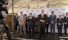 Motoristé sobě poděkovali během tiskovky svým voličům. 