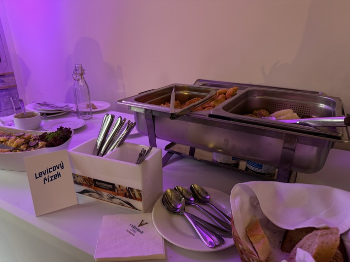 FOTO: Motoristé připravili bohatý raut. – stránka 239