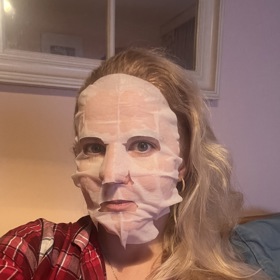 Pro Veroničinu mastnější pleť se sklony k akné byla maska skvělým ověžením