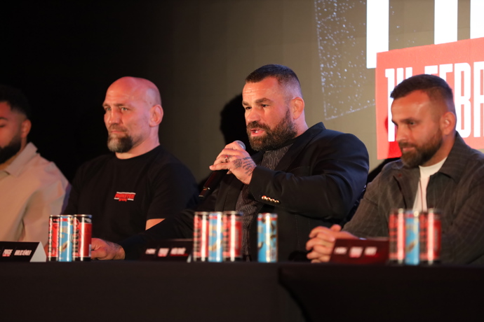 FOTO: Karlos Vémola na tiskové konferenci Hell Boxing Kings. – stránka 2