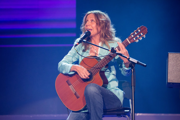 FOTO: Lenka Filipová je oblíbená česká zpěvačka. – stránka 1