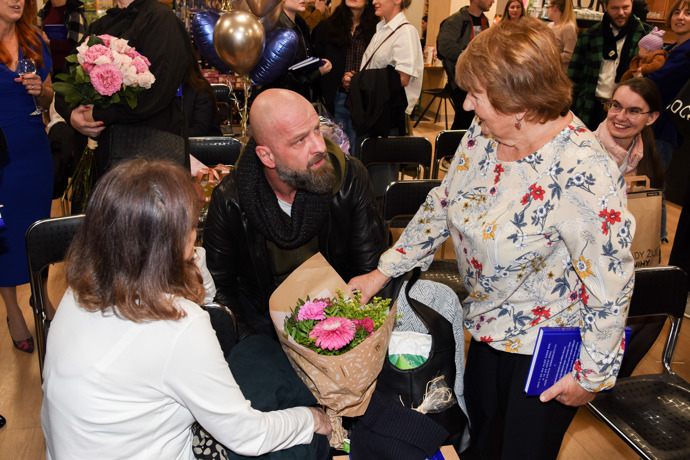 FOTO: Dorazil i Petry manžel Tomáš Vápeník. – stránka 28