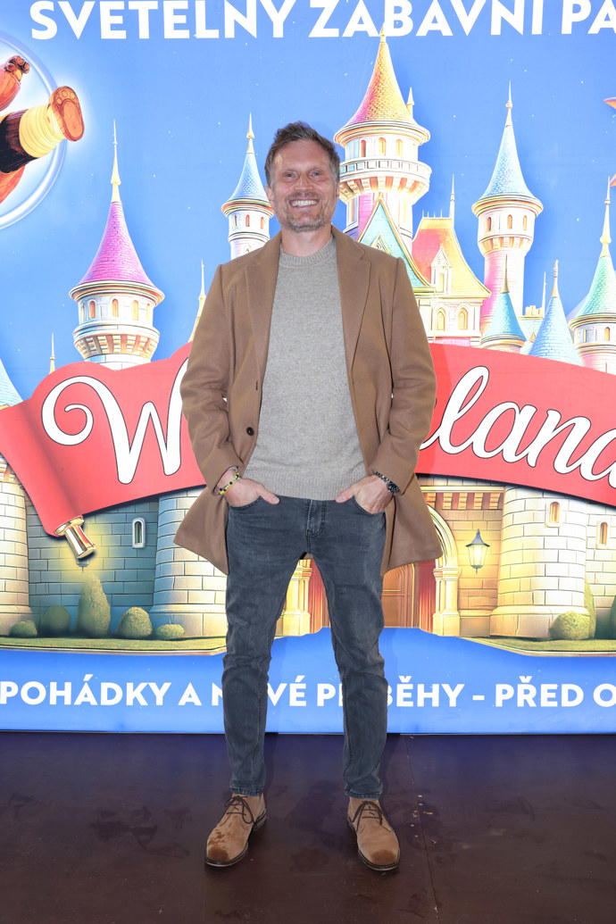 FOTO: Tomáš Zástěra poslal prvního syna do první třídy. – stránka 3