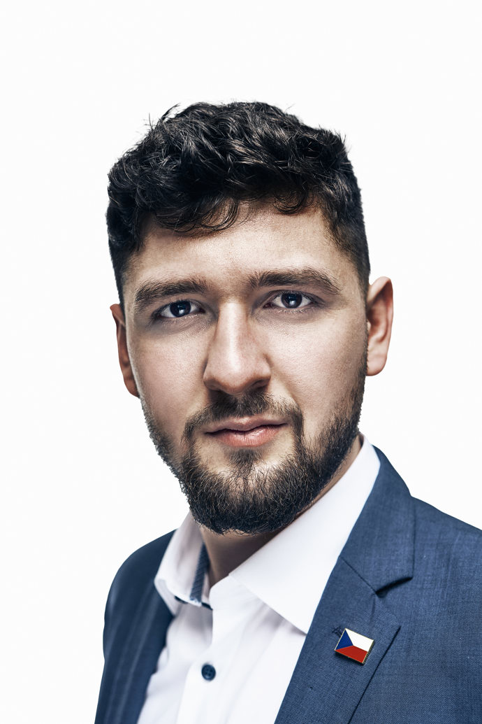 FOTO: Matěj Gregor je poslanec za Motoristy Sobě. – stránka 4