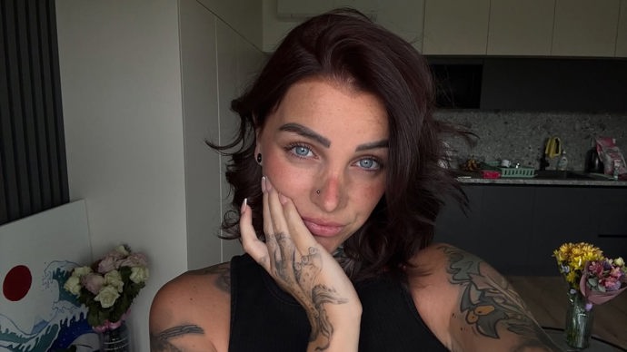 FOTO: Michaela Cútová šla ze zrzavé barvy na tmavě hnědou. – stránka 3