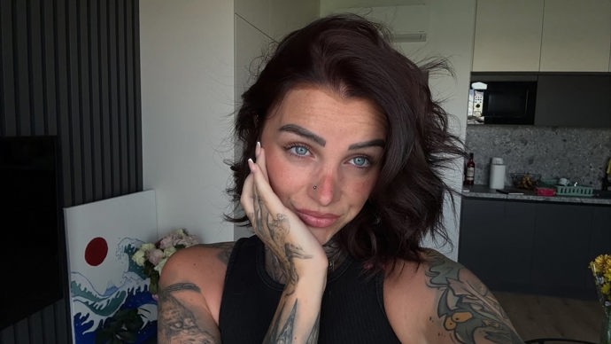 FOTO: Michaela Cútová  z Love Islandu. – stránka 1