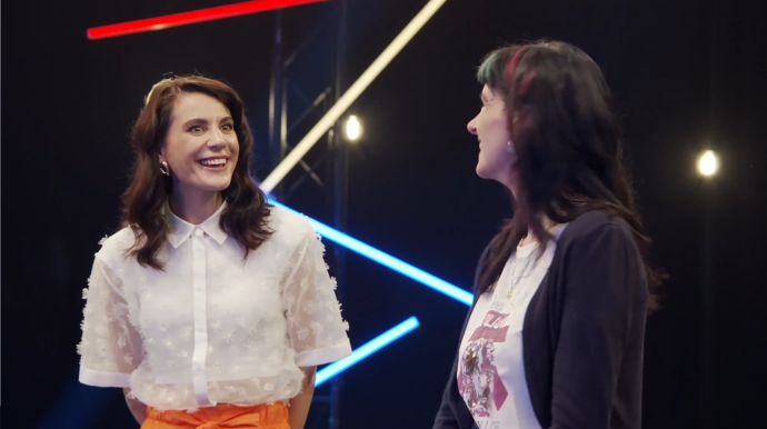 FOTO: Monika Timková s Kamilou. – stránka 17