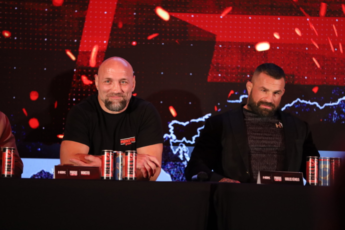 FOTO: Petr "Monster" Kníže a Karlos Vémola. – stránka 9