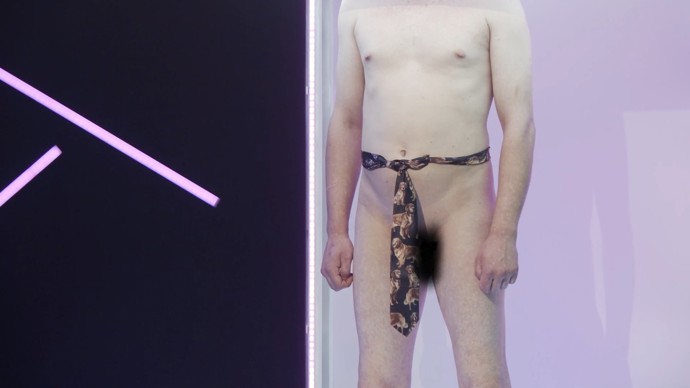 FOTO: Někteří nápadníci pojali úkol s vázaáním kravaty kreativně. – stránka 12