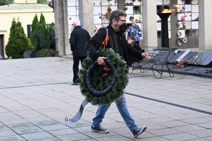 FOTO: Poslední rozloučení s hudebníkem Janem Šatrou. – stránka 71